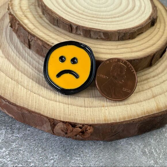 Unhappy Sad  Face Enamel Pin/ Brooch Lapel - Picture 3 of 6